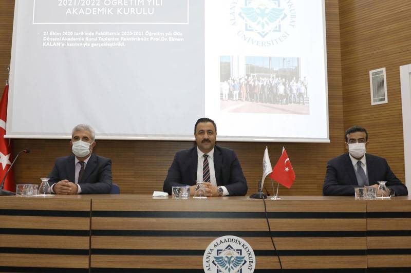 FAKÜLTEMİZ 2021/2022 ÖĞRETİM YILI AKADEMİK KURULU REKTÖRÜMÜZ PROF.DR.EKREM KALAN’IN KATILIMIYLA GERÇEKLEŞTİRİLDİ