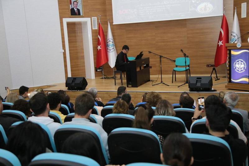 ALKÜ’DE ÖZEL ÖĞRENCİLERDEN MÜZİK RESİTALİ